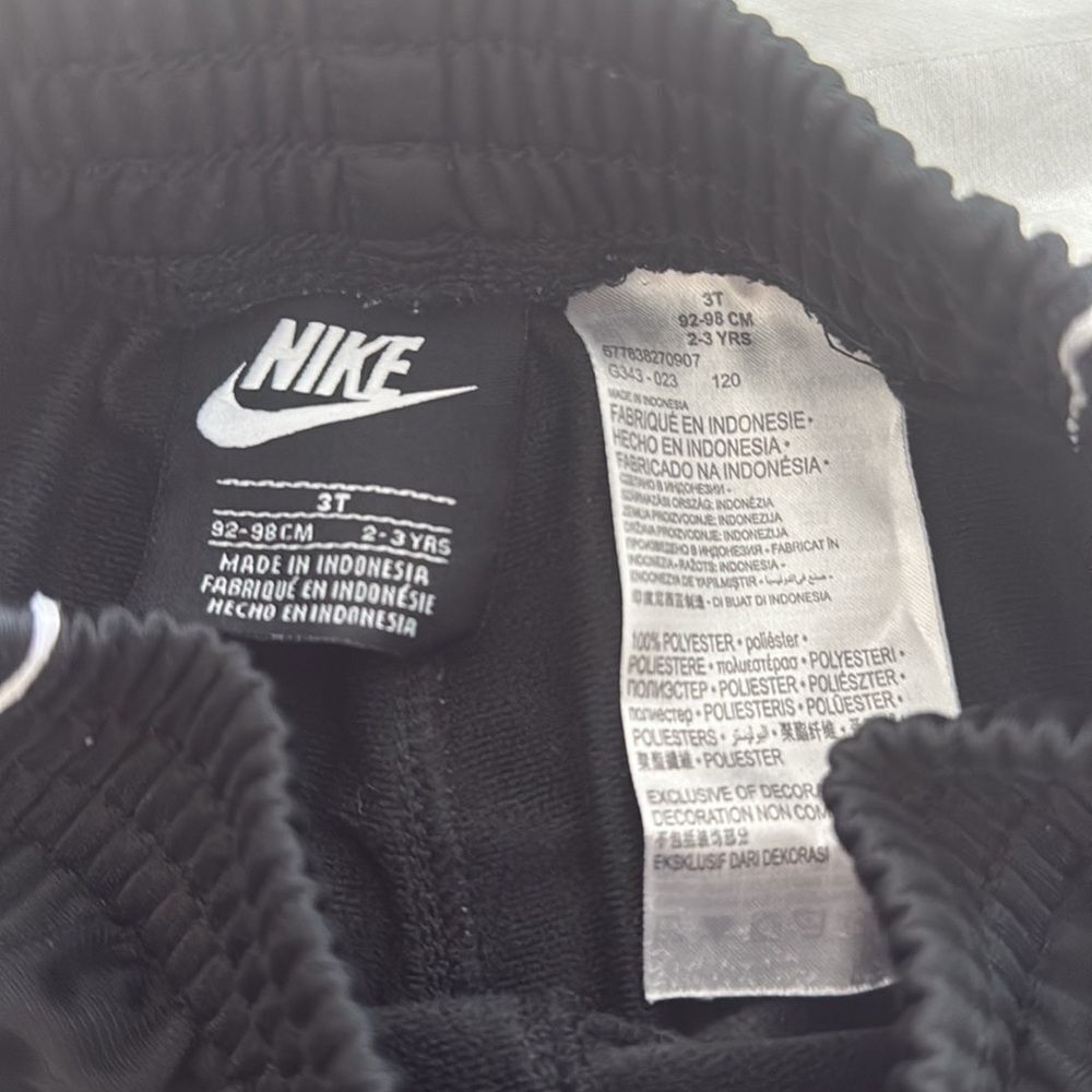 Nike tracksuit - Picture 10 of 10